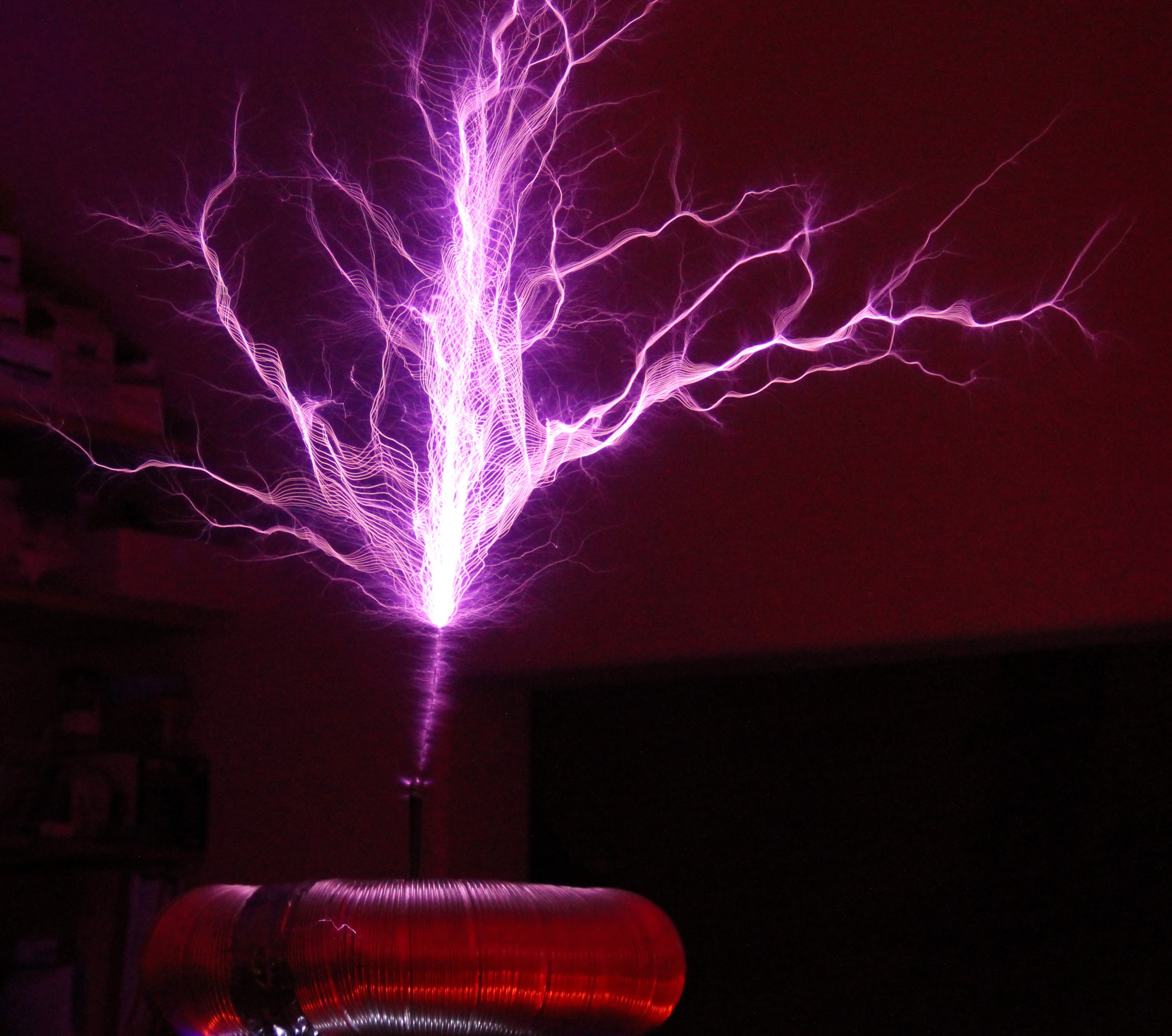 500,000 volt Tesla Coil Demonstrations